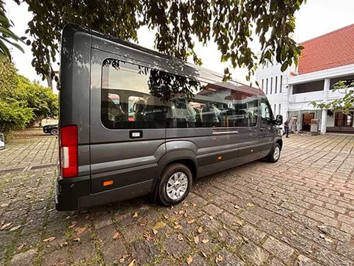 AC Force Urbania hire with driver in Kochi